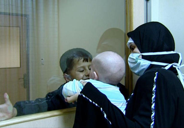 Documentaire : Precious Life, le combat d’un journaliste et de médecins israéliens pour sauver un nourrisson de Gaza Documentaire : Precious Life, le combat d’un journaliste et de médecins israéliens pour sauver un nourrisson de Gaza