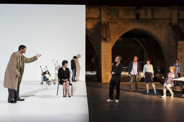 Six personnages en quête d’auteur : Braunschweig actualise habilement Pirandello Six personnages en quête d’auteur : Braunschweig actualise habilement Pirandello