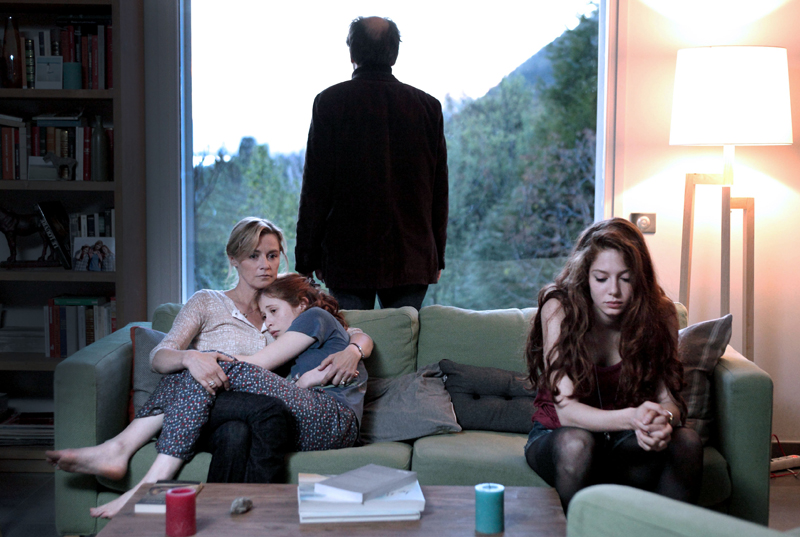 Les Revenants, la nouvelle série de Canal + vous hantera longtemps Les Revenants, la nouvelle série de Canal + vous hantera longtemps