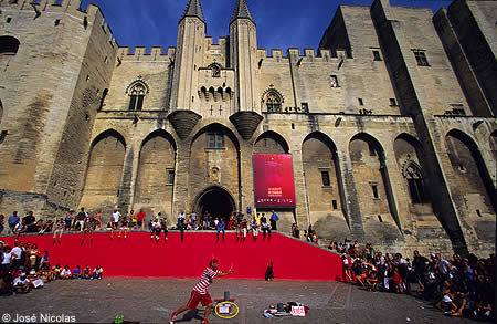 Les compagnies et les théâtres du Off d’Avignon se connectent