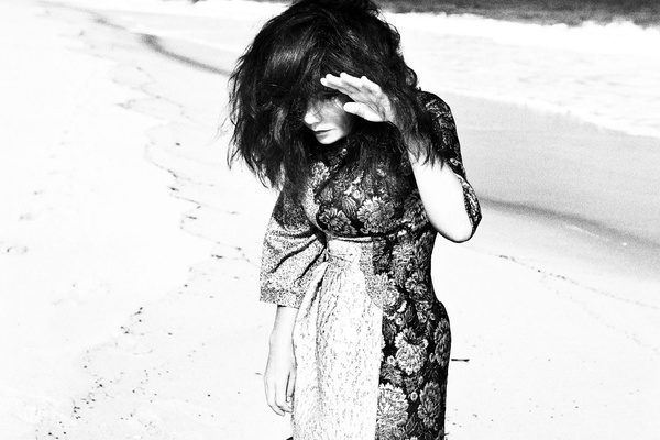 Björk dévoile « Crystalline », premier single de son nouvel album Biophilia, mis en image par Gondry