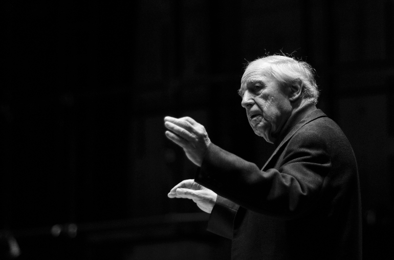 Pierre Boulez dirigera l’Orchestre de Paris sous la Pyramide du Louvre, concert gratuit