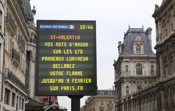 Saint Valentin 2012 : Les panneaux lumineux de Paris révèlent vos déclarations d’amour