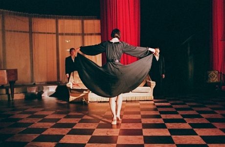 A louer, la danse fantastique de Peeping Tom au Théâtre de la Ville
