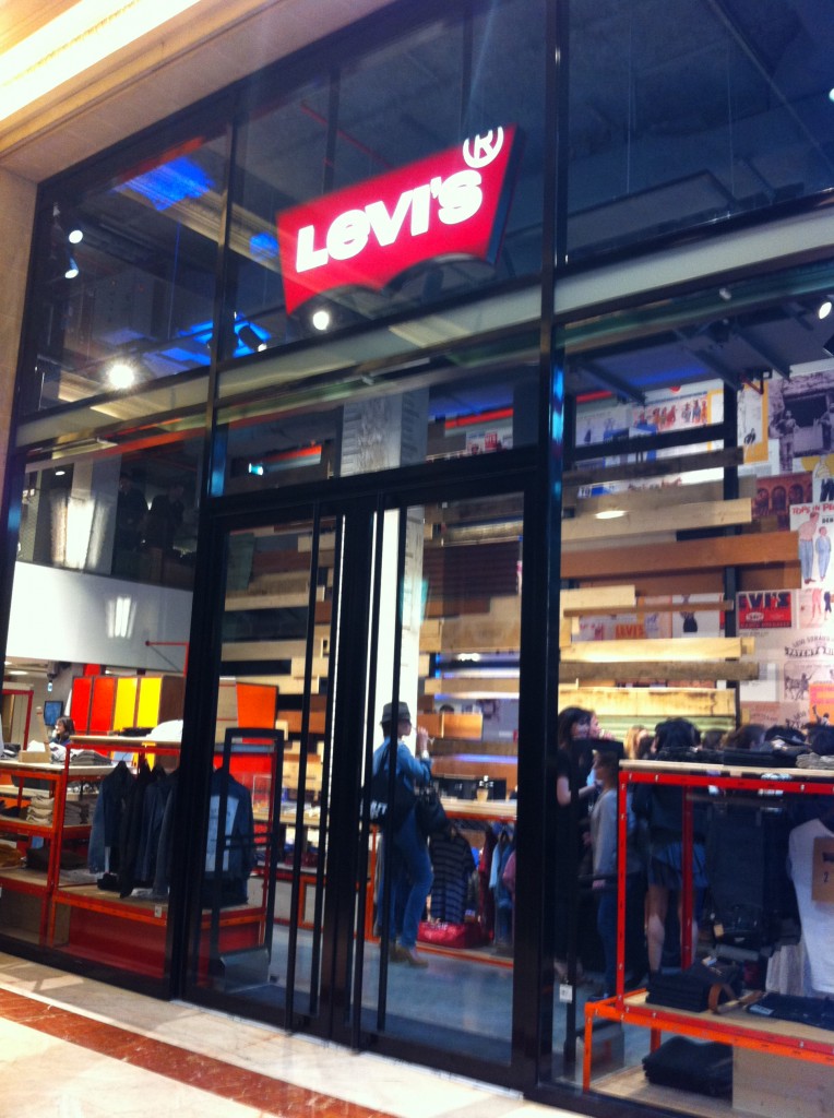 Ouverture du nouveau Levi’s store sur les Champs Elysées