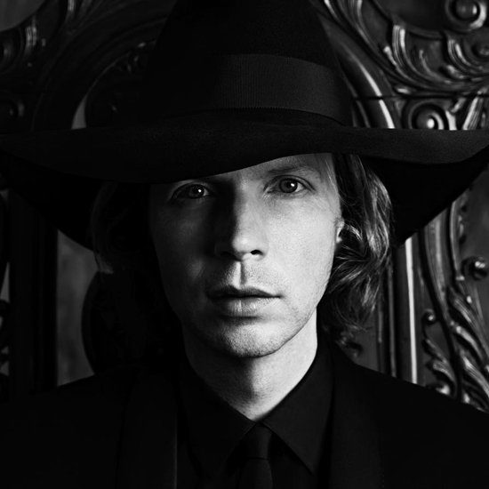 Beck pose pour Yves Saint Laurent