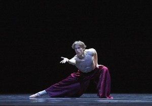 Quand l’élasticité des mouvements domine : “Programme mixte” du ballet de Vienne