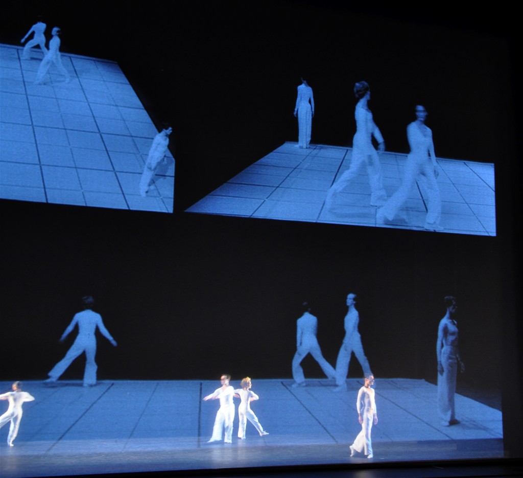 « Dance », le mouvement augmenté de Lucinda Childs au Théâtre de la Ville