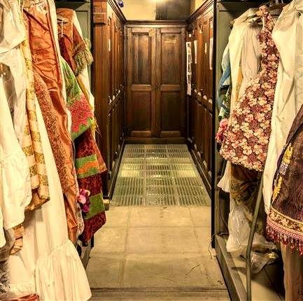 [Interview] Tricentenaire de l’Opéra Comique : Rencontres autour de la vente des costumes