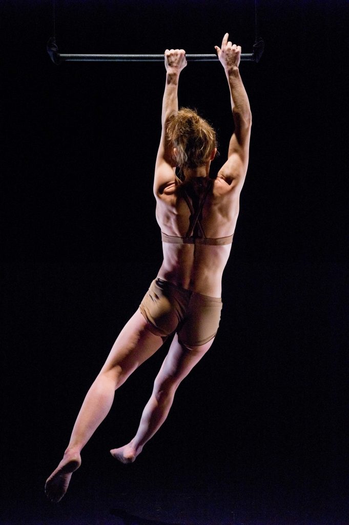 [Cirque] Festival SPRING: Chloé Moglia fait rimer trapèze avec transcendance
