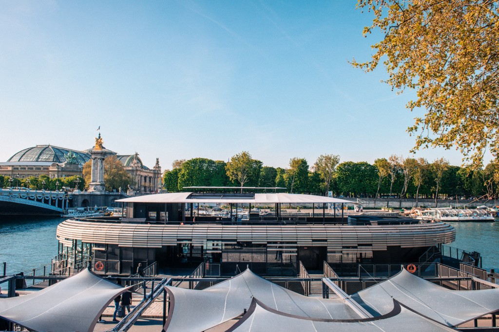 Le Flow: Nouveau lieu des soirées parisiennes flotte sur la Seine