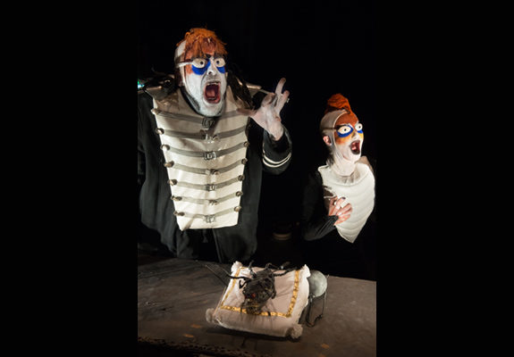 Théâtre La Licorne: Macbêtes, concentré de tragédie grouillant d’inventivité