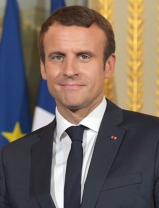 Les propositions de Macron en matière de culture tardent