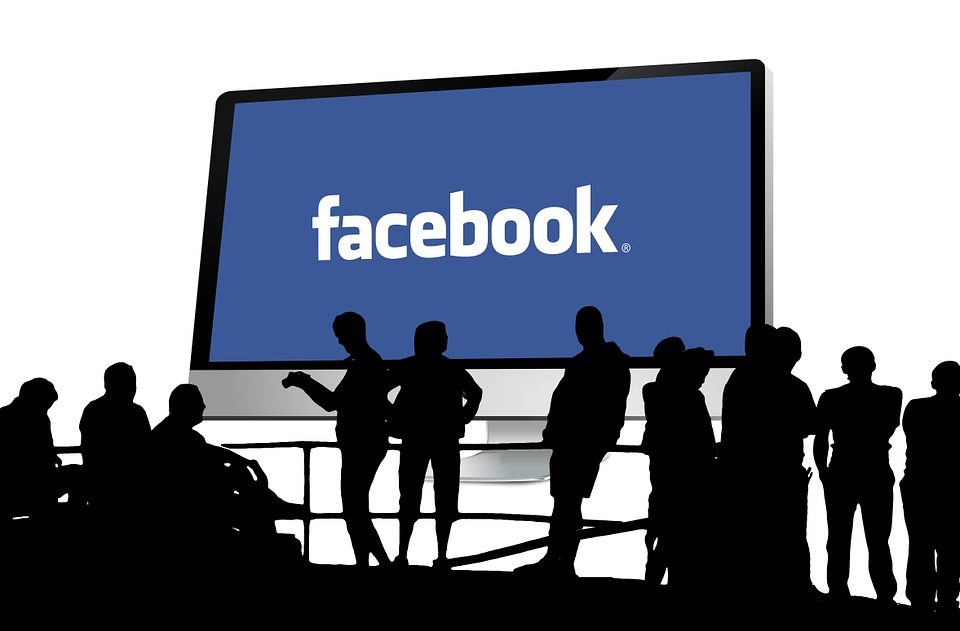 Le ménage de Facebook face aux fausses informations.