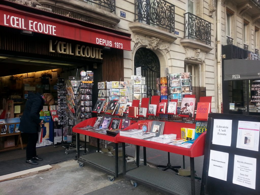 La mythique librairie de Montparnasse “L’Oeil Écoute” ferme ses portes