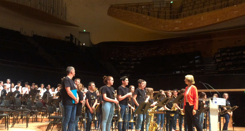 Françoise Nyssen annonce son plan “Tous musiciens d’orchestre” à la Philharmonie de Paris