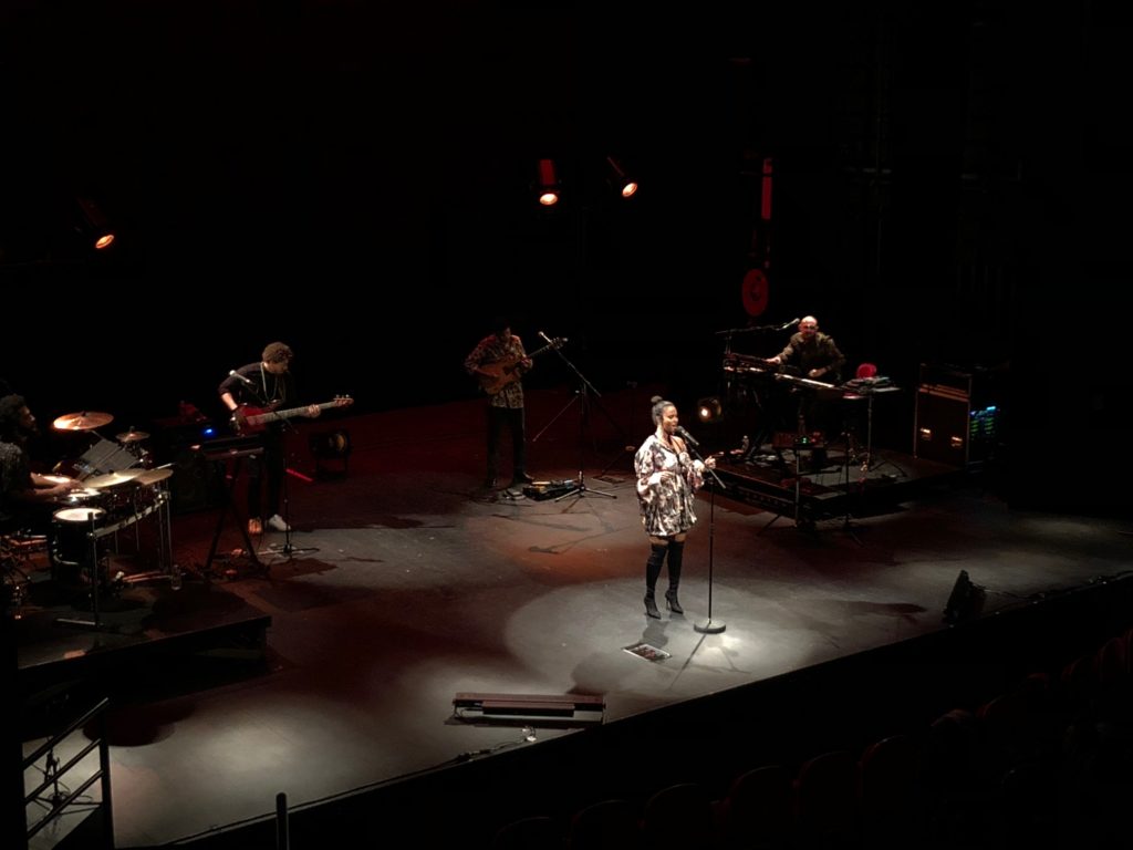 [Live report] Mayra Andrade au théâtre Jean Arp de Clamart