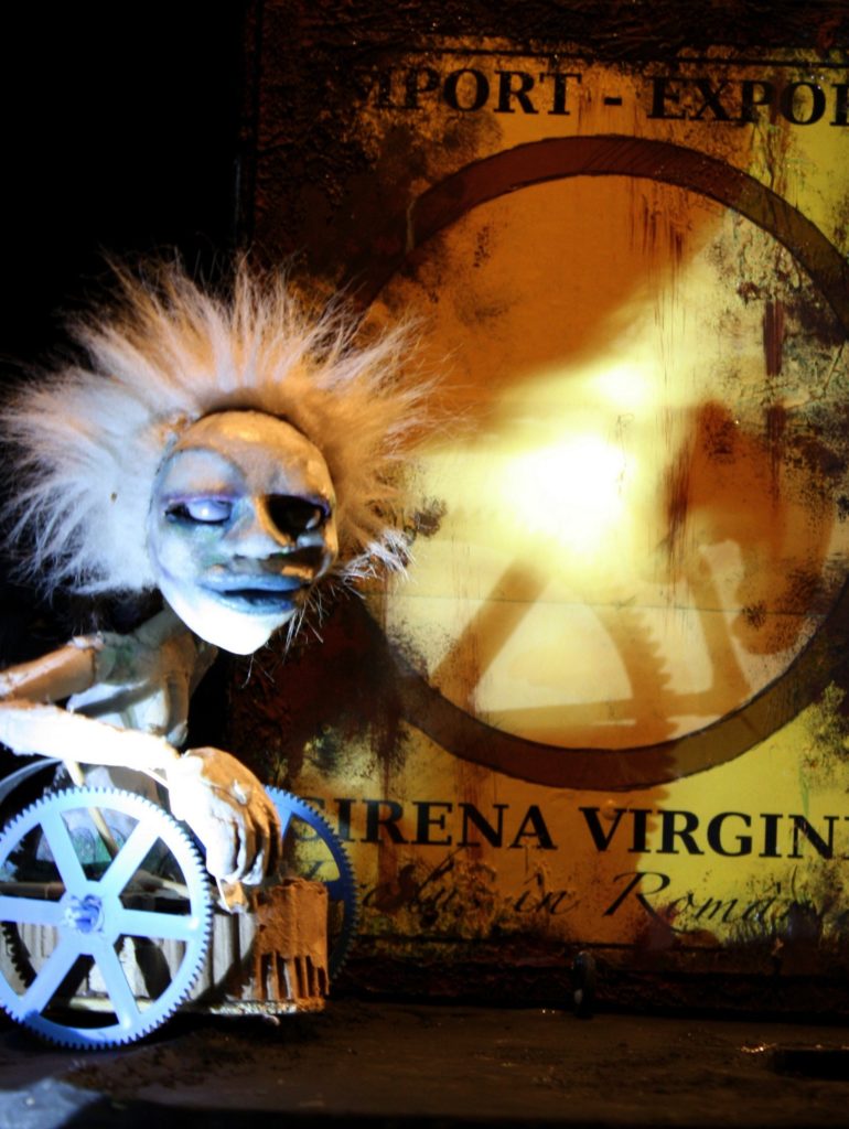 Un “Cirque orphelin” qu’on aimerait tous adopter: virtuosité, tendresse un peu folle et marionnettes à tiges