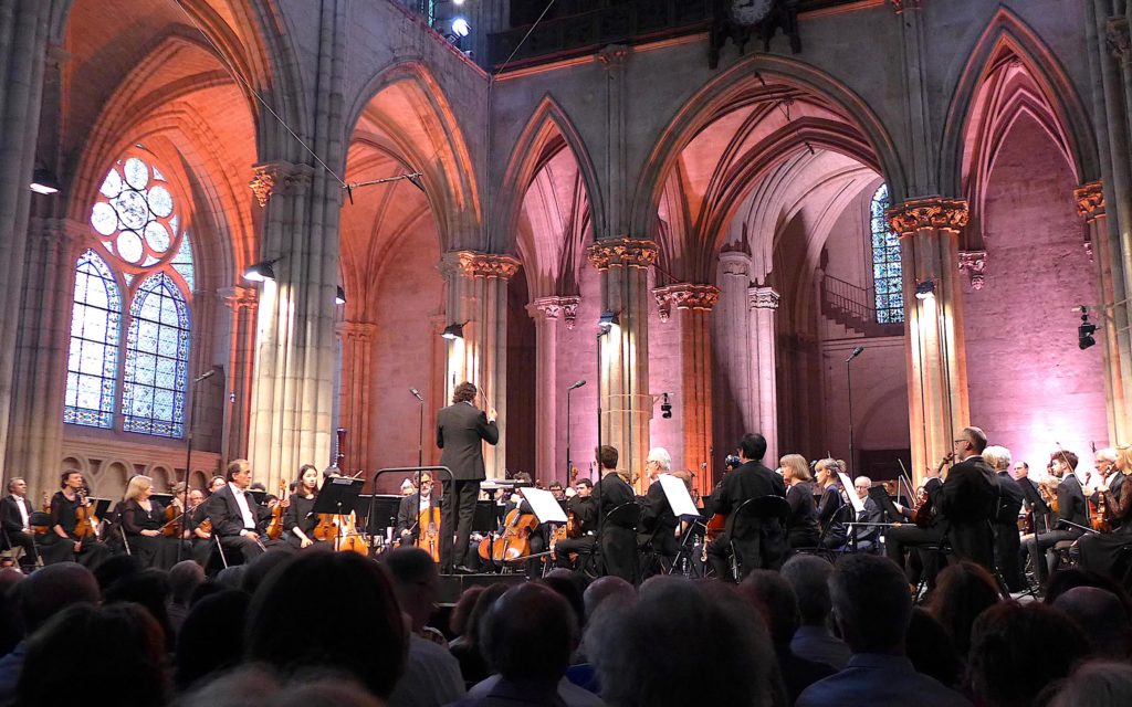 Des abîmes aux plus hauts des cieux : l’Orchestre National de Lille monte l’ascension de Mahler à Saint-Denis