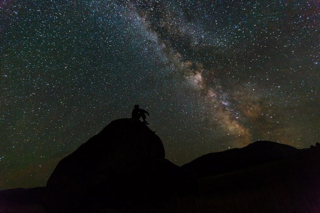 « 5.Tera nuits +1, (errances cosmiques) » ou l’histoire de l’humanité qui contemple le ciel