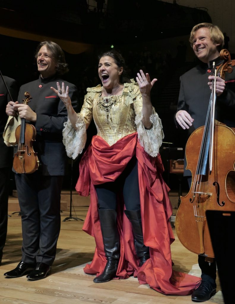 Cecilia Bartoli met le feu à la Philharmonie de Paris