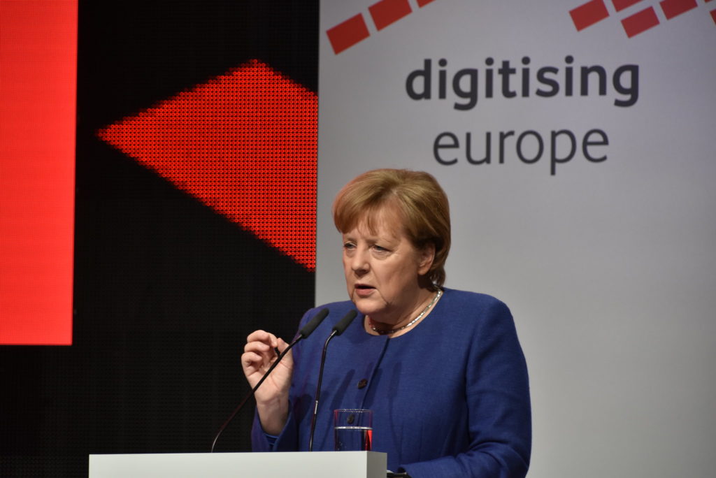 Face à la crise, Angela Merkel assure l’aide au secteur culturel