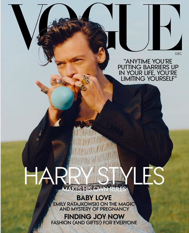 Harry Styles brise les codes en Une de Vogue US
