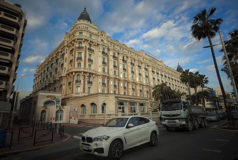 Les meubles du Carlton de Cannes vendus aux enchères