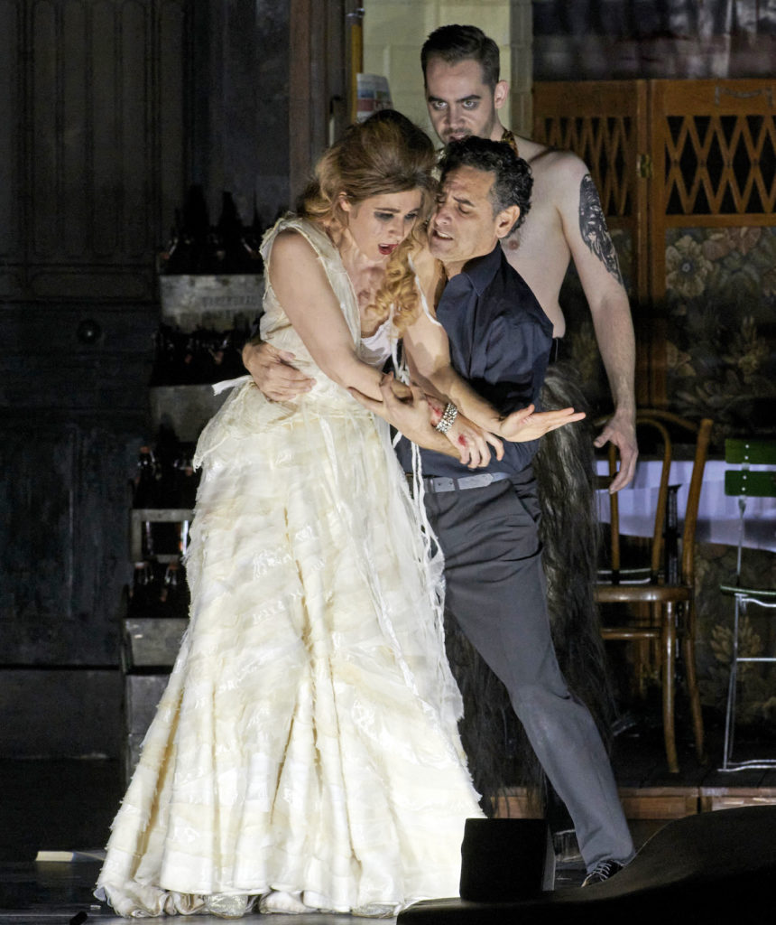 Faust à l’Opéra de Vienne : Marguerite en guerre contre la folie des hommes