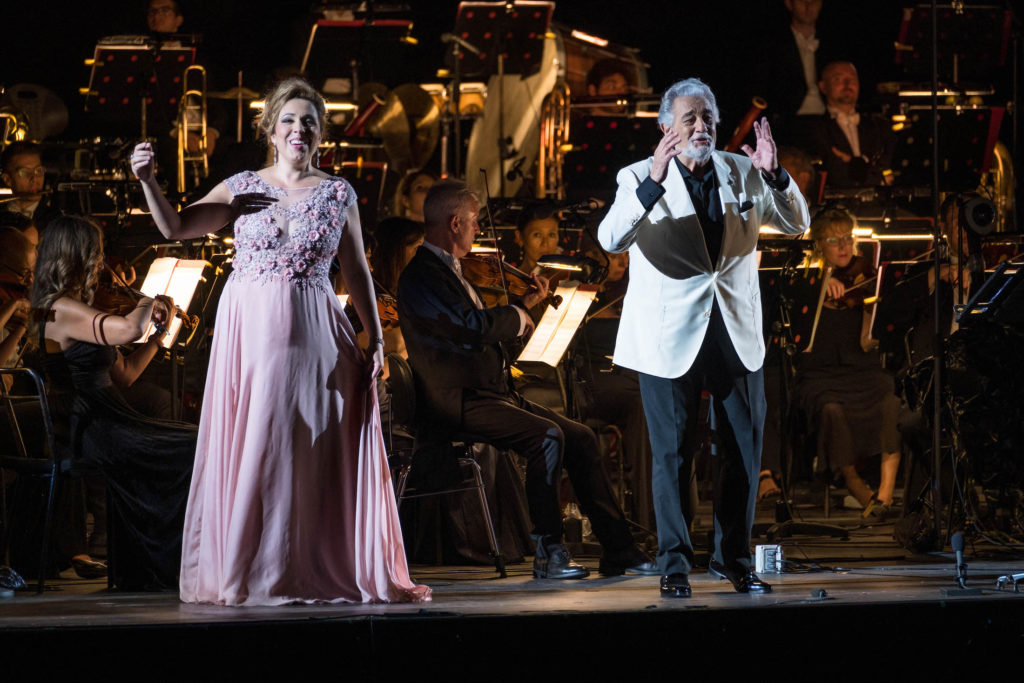 Plácido Domingo et Maria José Siri, un beau récital sous le ciel étoilé de Vérone.
