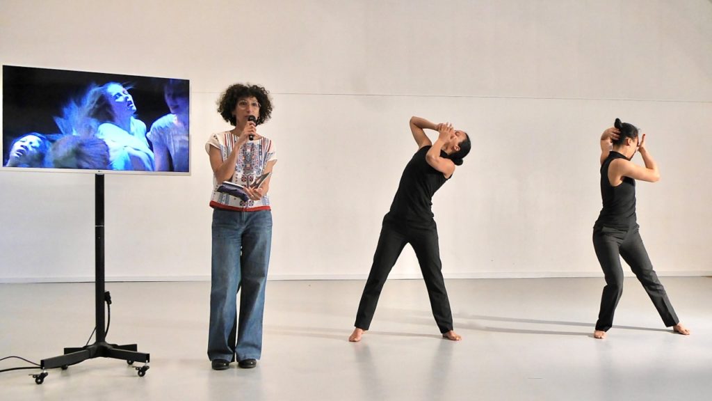 « La part des femmes » : Héla Fattoumi revisite son travail avec deux danseuses au Théâtre National de Chaillot
