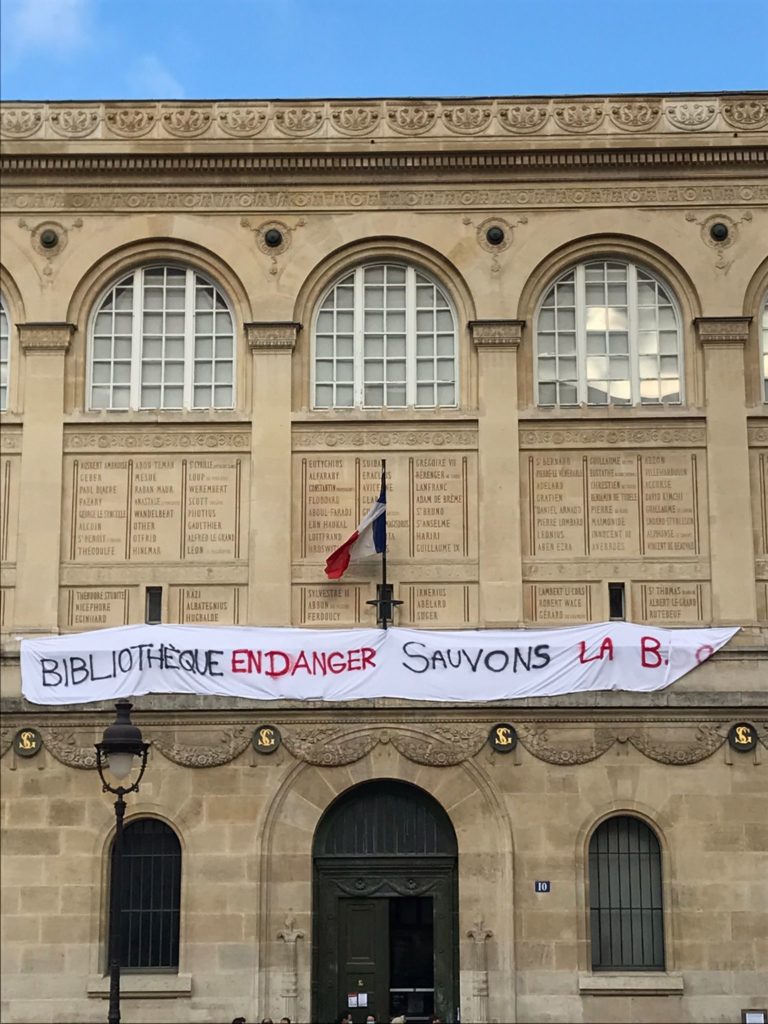 Grève à la bibliothèque Sainte-Geneviève contre les politiques gestionnaires de Paris 3
