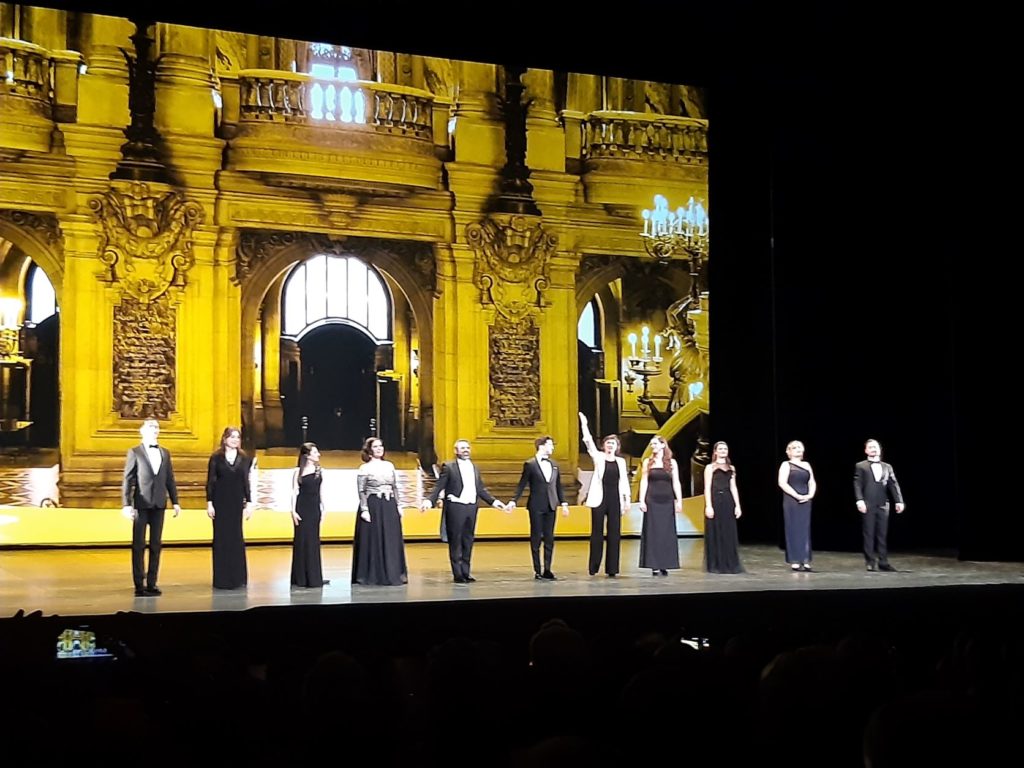 Les jeunes mezzos en force : Anna Harvey reçoit le premier prix du 7ème concours Paris Opera Compétition