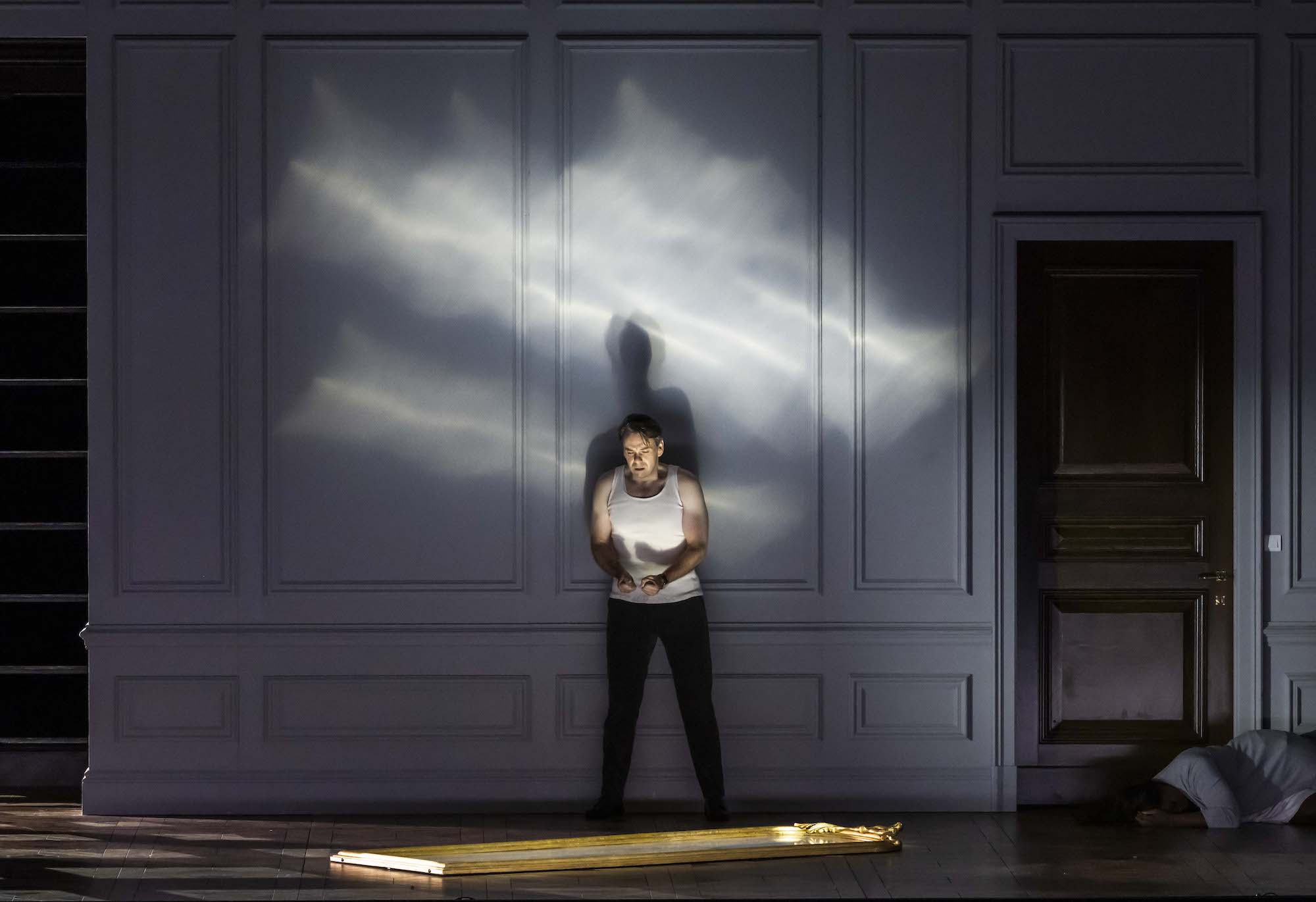 Faust actualisé par Tobias Kratzer est rendu au public à l'Opéra de Paris -  Toutelaculture