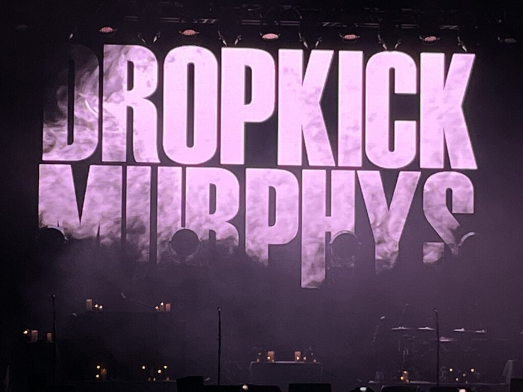 Dropkick Murphys et leur fiesta endiablée sur fond de punk rock celtique au Zénith