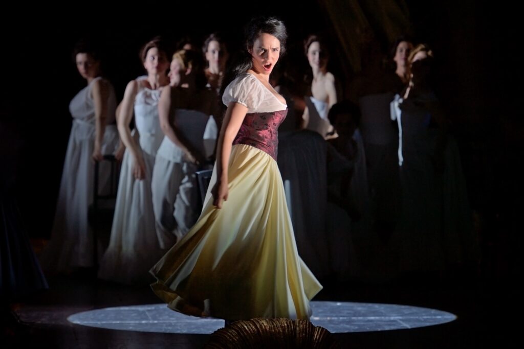 À Opéra-Comique, la majestueuse Carmen de Gaëlle Arquez