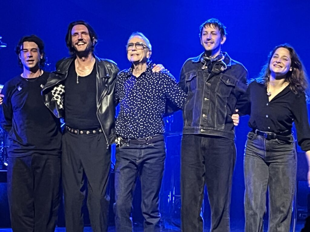 Alain Chamfort : les Folies Bergère sous le charme d’un chanteur toujours aussi élégant et raffiné !