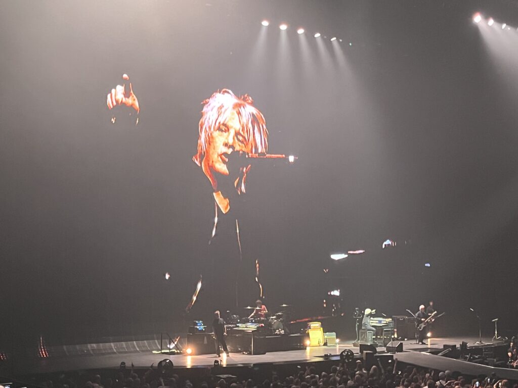 Indochine enflamme l’Accor Arena : un moment suspendu hors du temps !