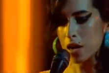 La folle rumeur de la tournée virtuelle d’Amy Winehouse…