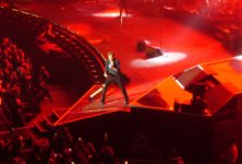 Johnny Hallyday : Le chant du patriote bat au cœur de l’AccorHotels Arena !