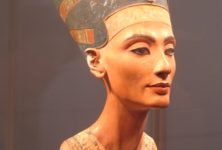Le tombeau de Néfertiti abrite des mystères, mais peut-être pas Néfertiti