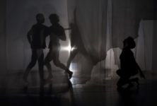 Flood, les exigeantes répétitions de Daniel Linehan au Centre Pompidou