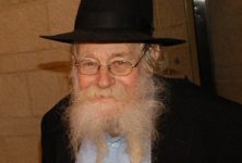 Le rabbin Adin Steinsaltz, érudit spécialiste renommé du Talmud  a été inhumé ce vendredi à Jérusalem.