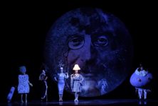 Un voyage dans la lune envers et contre tout à l’Opéra national de Montpellier