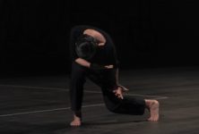 « A D-N », de Régine Chopinot : quand danse et méditation ne font plus qu’un