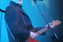 Le guitariste iconique Wilko Johnson est décédé à l’âge de 75 ans